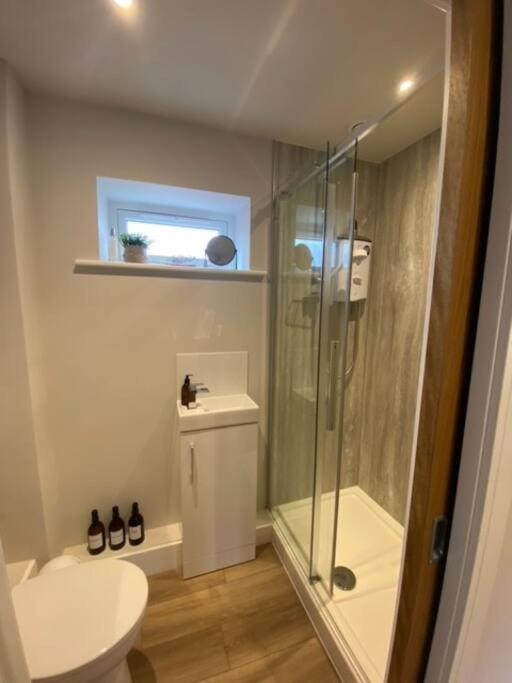 New Modern Studio Apartment Near To City Centre Солсбері Екстер'єр фото
